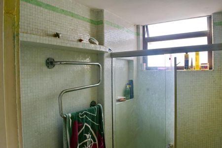 Apartamento à venda com 222m², 3 quartos e 3 vagasBanheiro Social