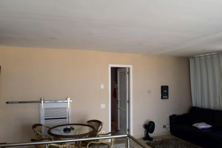 Apartamento à venda com 222m², 3 quartos e 3 vagasEspaço Cobertura