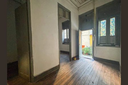 Casa à venda com 70m², 2 quartos e sem vaga