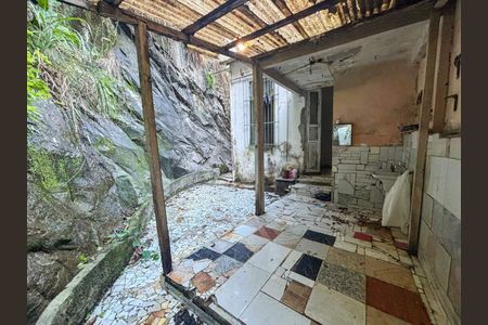 Casa à venda com 70m², 2 quartos e sem vaga