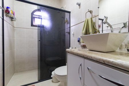 Casa à venda com 237m², 3 quartos e 3 vagas Casa à venda com 237m², 3 quartos e 3 vagasBanheiro da suíte