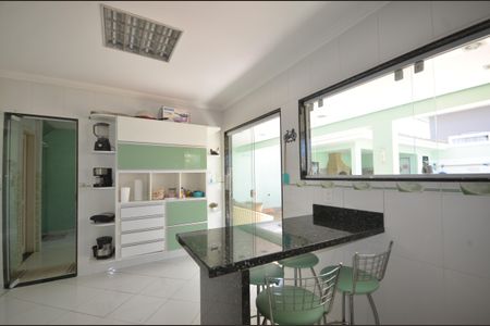 Casa de condomínio para alugar com 400m², 3 quartos e 4 vagasCozinha