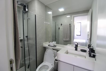 Banheiro de apartamento para alugar com 1 quarto, 24m² em Butantã, São Paulo