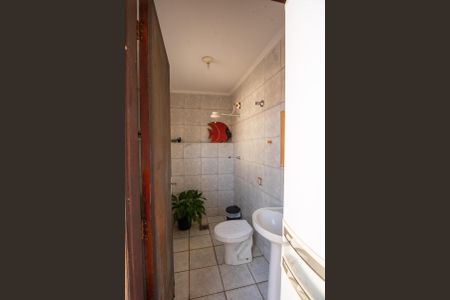 Casa à venda com 200m², 3 quartos e 3 vagas Casa à venda com 200m², 3 quartos e 3 vagasBanheiro de serviço