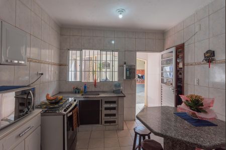 Casa à venda com 200m², 3 quartos e 3 vagas Casa à venda com 200m², 3 quartos e 3 vagasCozinha