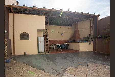 Casa à venda com 200m², 3 quartos e 3 vagas Casa à venda com 200m², 3 quartos e 3 vagasÁrea comum