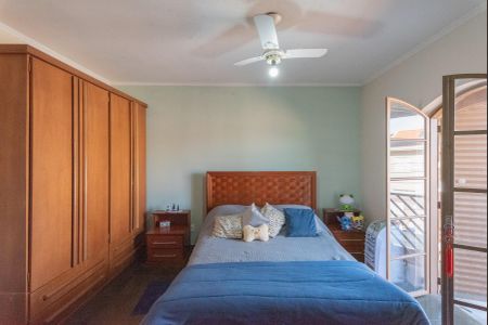 Casa à venda com 200m², 3 quartos e 3 vagas Casa à venda com 200m², 3 quartos e 3 vagasSuíte 2