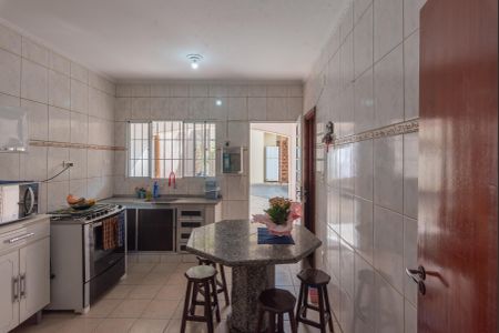 Casa à venda com 200m², 3 quartos e 3 vagas Casa à venda com 200m², 3 quartos e 3 vagasCozinha