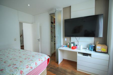 Casa à venda com 320m², 4 quartos e 4 vagas Casa à venda com 320m², 4 quartos e 4 vagasSuíte 1