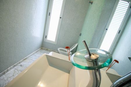 Casa à venda com 320m², 4 quartos e 4 vagas Casa à venda com 320m², 4 quartos e 4 vagasLavabo