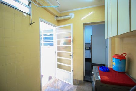 Casa à venda com 320m², 4 quartos e 4 vagas Casa à venda com 320m², 4 quartos e 4 vagasÁrea de Serviço