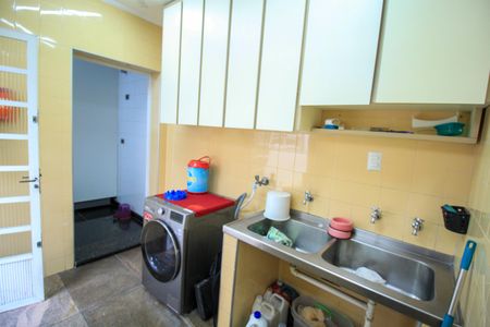 Casa à venda com 320m², 4 quartos e 4 vagas Casa à venda com 320m², 4 quartos e 4 vagasÁrea de Serviço