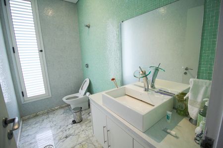 Casa à venda com 320m², 4 quartos e 4 vagas Casa à venda com 320m², 4 quartos e 4 vagasLavabo