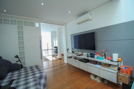 Casa à venda com 320m², 4 quartos e 4 vagas Casa à venda com 320m², 4 quartos e 4 vagasSala 2