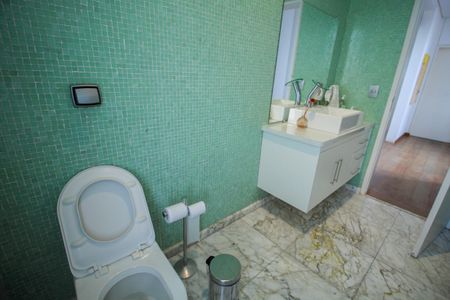 Casa à venda com 320m², 4 quartos e 4 vagas Casa à venda com 320m², 4 quartos e 4 vagasLavabo