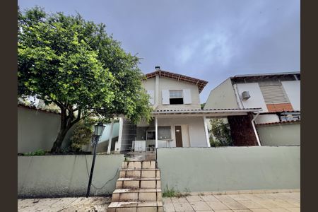 Casa à venda com 303m², 4 quartos e 4 vagas