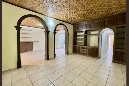 Casa à venda com 4 quartos, 303m² em Vila Paris, Belo Horizonte