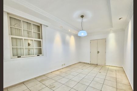 Casa à venda com 303m², 4 quartos e 4 vagas