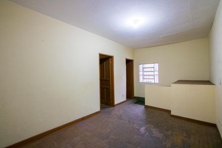 Casa à venda com 264m², 2 quartos e 3 vagas Casa à venda com 264m², 2 quartos e 3 vagasSala