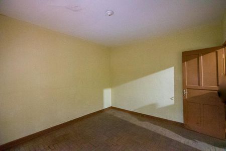 Casa à venda com 264m², 2 quartos e 3 vagas Casa à venda com 264m², 2 quartos e 3 vagasQuarto