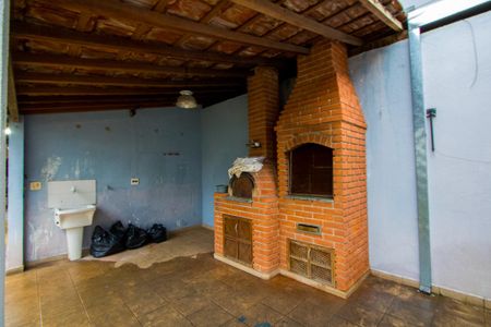 Casa à venda com 264m², 2 quartos e 3 vagas Casa à venda com 264m², 2 quartos e 3 vagasChurrasqueira