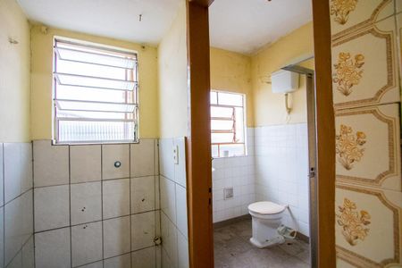 Casa à venda com 264m², 2 quartos e 3 vagas Casa à venda com 264m², 2 quartos e 3 vagasCozinha/Área de serviço