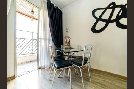 Apartamento à venda com 75m², 3 quartos e 1 vagaSala