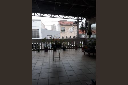 Casa à venda com 240m², 3 quartos e 2 vagas Casa à venda com 240m², 3 quartos e 2 vagasVaranda