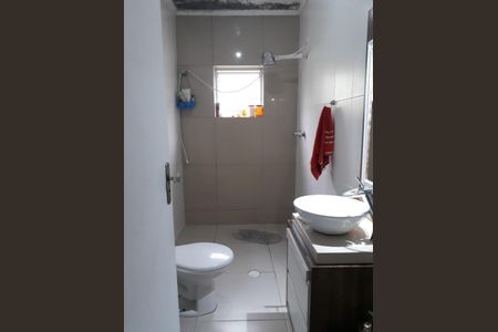 Casa à venda com 240m², 3 quartos e 2 vagas Casa à venda com 240m², 3 quartos e 2 vagasBanheiro