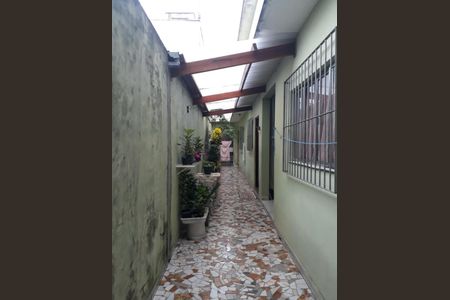 Casa à venda com 240m², 3 quartos e 2 vagas Casa à venda com 240m², 3 quartos e 2 vagasEntrada Lateral