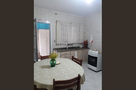 Casa à venda com 240m², 3 quartos e 2 vagas Casa à venda com 240m², 3 quartos e 2 vagasCozinha