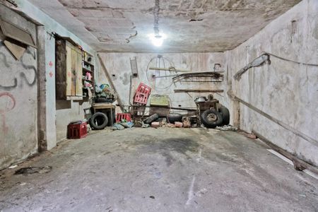 Casa à venda com 300m², 2 quartos e 4 vagasGaragem