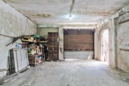 Casa à venda com 300m², 2 quartos e 4 vagasGaragem