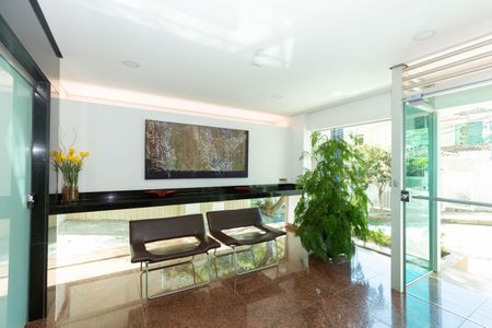 Apartamento para alugar com 150m², 3 quartos e 2 vagas Apartamento para alugar com 150m², 3 quartos e 2 vagasHall