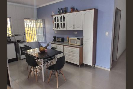 Casa para alugar com 166m², 3 quartos e 2 vagas Casa para alugar com 166m², 3 quartos e 2 vagasCozinha