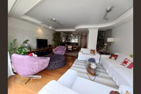 Casa à venda com 253m², 3 quartos e 4 vagas Casa à venda com 253m², 3 quartos e 4 vagasSala