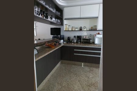 Casa à venda com 253m², 3 quartos e 4 vagas Casa à venda com 253m², 3 quartos e 4 vagasCozinha