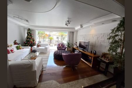 Casa à venda com 253m², 3 quartos e 4 vagas Casa à venda com 253m², 3 quartos e 4 vagasSala