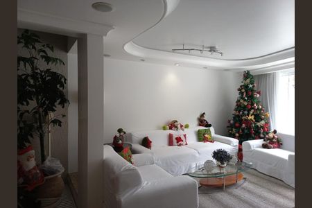 Casa à venda com 253m², 3 quartos e 4 vagas Casa à venda com 253m², 3 quartos e 4 vagasSala