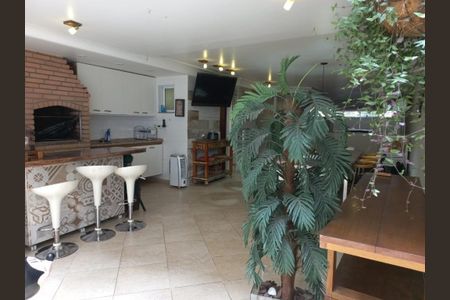 Casa à venda com 253m², 3 quartos e 4 vagas Casa à venda com 253m², 3 quartos e 4 vagasChurrasqueira