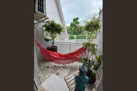 Casa à venda com 253m², 3 quartos e 4 vagas Casa à venda com 253m², 3 quartos e 4 vagasVaranda