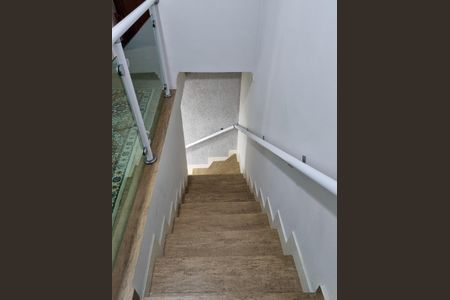 Casa à venda com 120m², 3 quartos e 1 vagaEscada