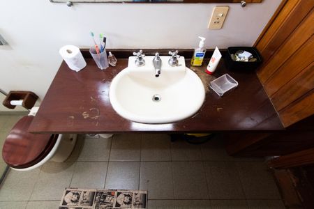 Casa à venda com 1500m², 3 quartos e 4 vagas Casa à venda com 1500m², 3 quartos e 4 vagasBanheiro Social