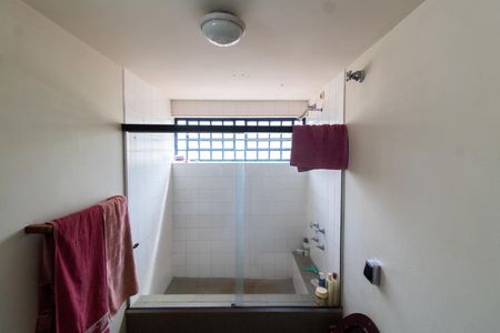 Casa à venda com 1500m², 3 quartos e 4 vagas Casa à venda com 1500m², 3 quartos e 4 vagasBanheiro da Suíte