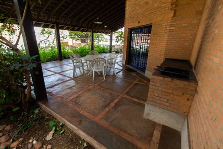 Casa à venda com 1500m², 3 quartos e 4 vagas Casa à venda com 1500m², 3 quartos e 4 vagasÁrea Externa