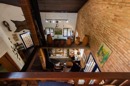 Casa à venda com 1500m², 3 quartos e 4 vagas Casa à venda com 1500m², 3 quartos e 4 vagasMezanino