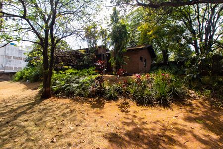 Casa à venda com 1500m², 3 quartos e 4 vagas Casa à venda com 1500m², 3 quartos e 4 vagasÁrea Externa