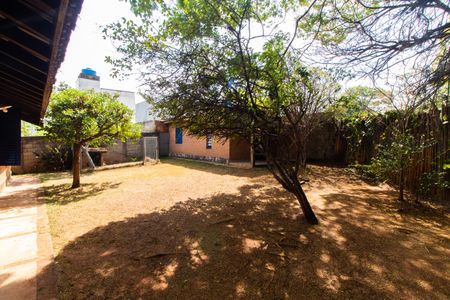 Casa à venda com 1500m², 3 quartos e 4 vagas Casa à venda com 1500m², 3 quartos e 4 vagasÁrea Externa