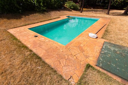 Casa à venda com 1500m², 3 quartos e 4 vagas Casa à venda com 1500m², 3 quartos e 4 vagasÁrea Externa