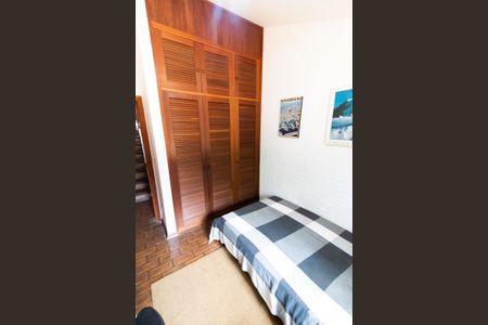 Casa à venda com 1500m², 3 quartos e 4 vagas Casa à venda com 1500m², 3 quartos e 4 vagasQuarto 1